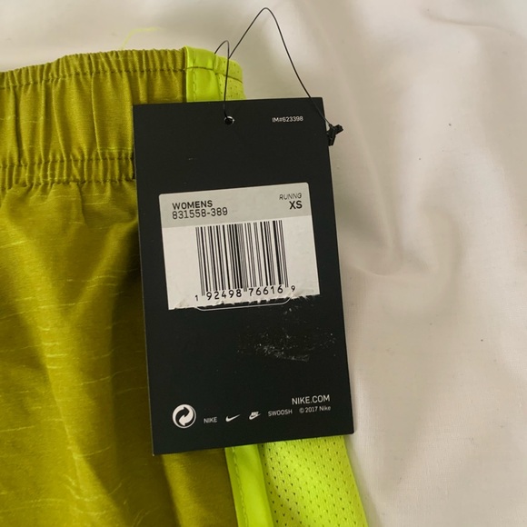 Nikes Womens XS running shorts Standard Fit NWT - Picture 6 of 7